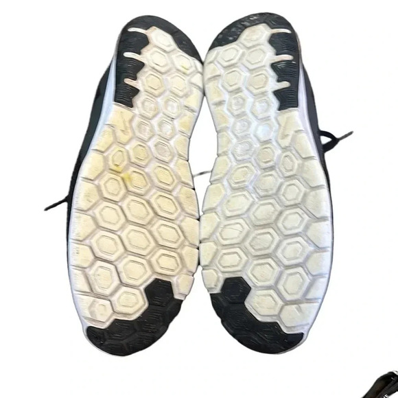 Nike Black Sneakers Size 9.5 - Picture 6 of 6